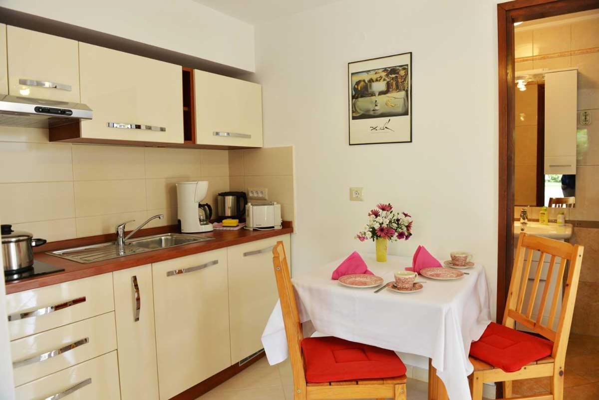 Apartments Mina Poreč Eksteriør bilde